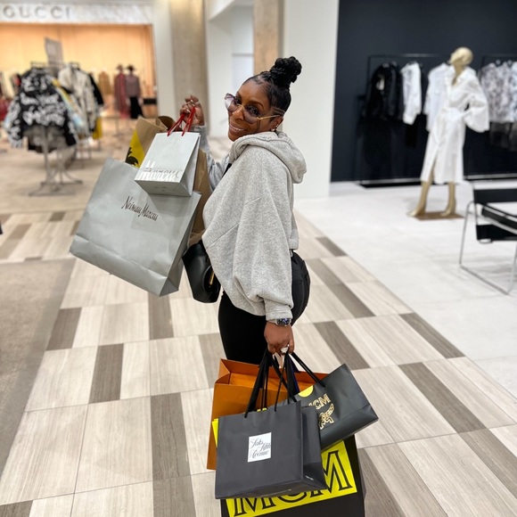 Meet your Posher, Dena - Picture 1 of 1